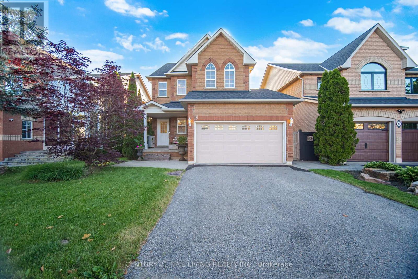 18 Nantucket Drive, Richmond Hill, Ontario  L4E 3V1 - Photo 3 - N13442526