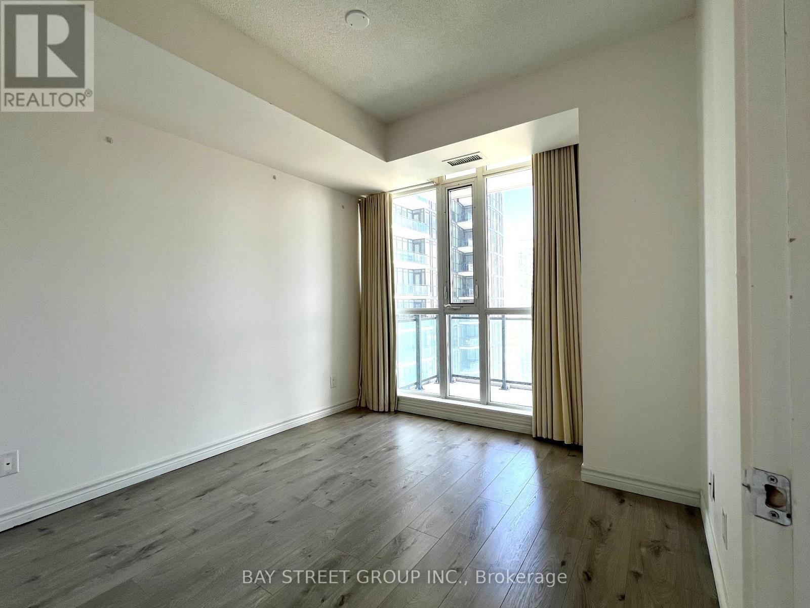 2808 - 4070 Confederation Parkway, Mississauga, Ontario  L5B 0E9 - Photo 13 - W13442516