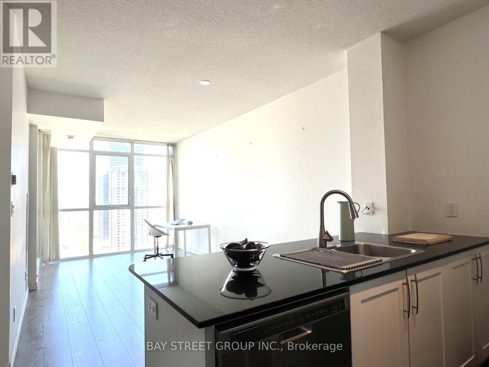 2808 - 4070 Confederation Parkway, Mississauga, Ontario  L5B 0E9 - Photo 3 - W13442516