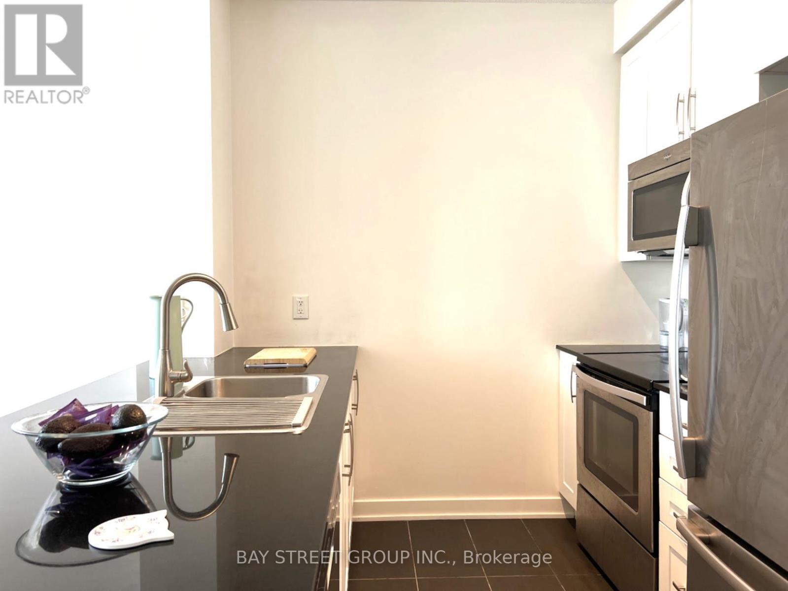 2808 - 4070 Confederation Parkway, Mississauga, Ontario  L5B 0E9 - Photo 4 - W13442516