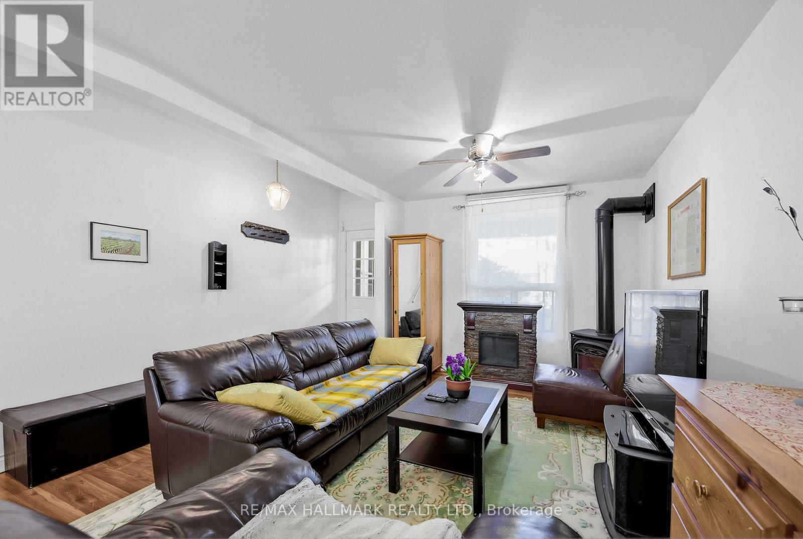 82 Muriel Avenue, Toronto, Ontario  M4J 2Y4 - Photo 10 - E13233886