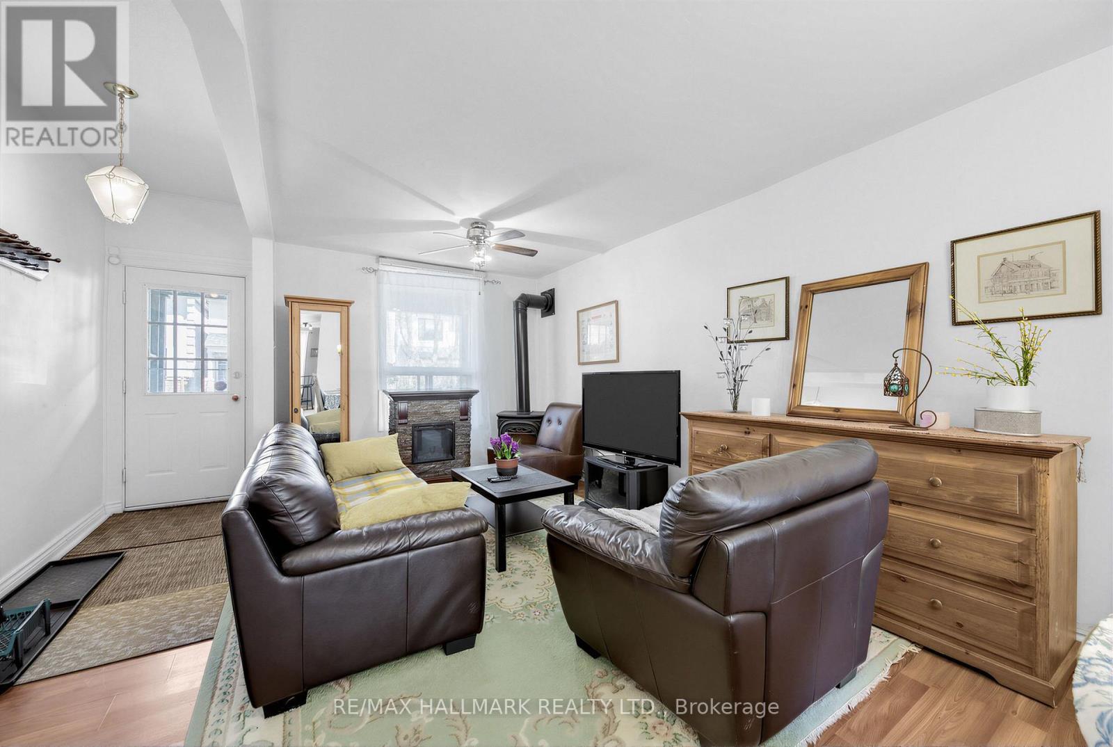 82 Muriel Avenue, Toronto, Ontario  M4J 2Y4 - Photo 8 - E13233886