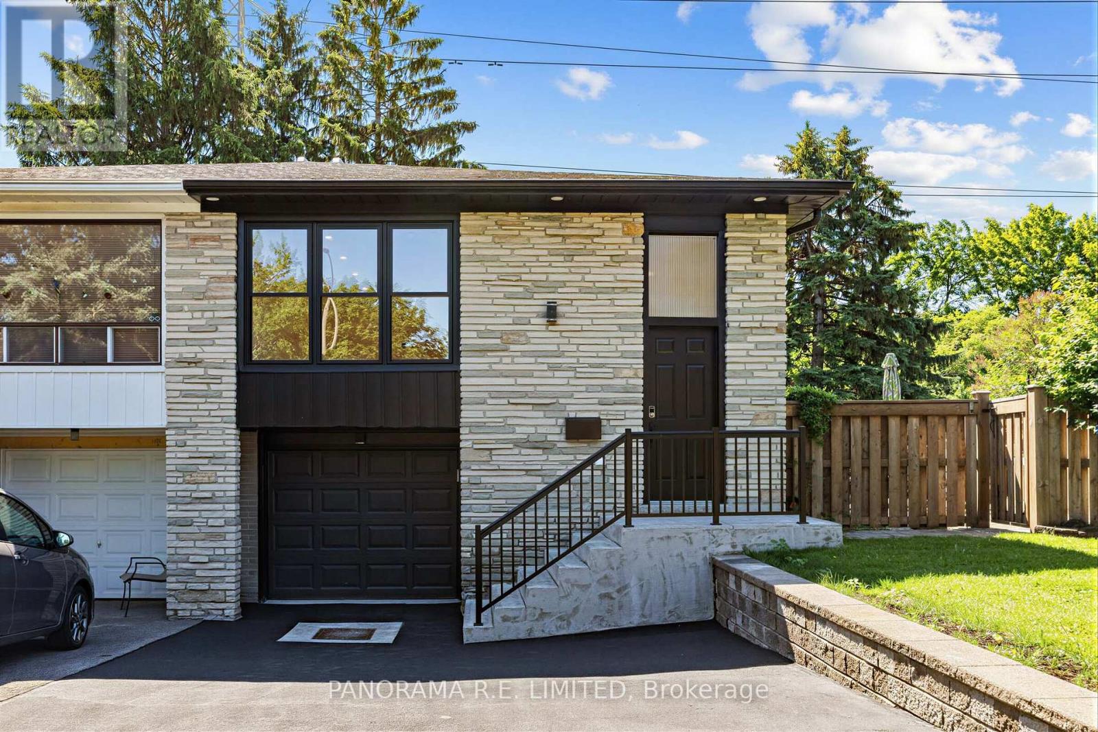 Main - 606 Abana Road, Mississauga, Ontario  L5A 1H4 - Photo 2 - W13431434