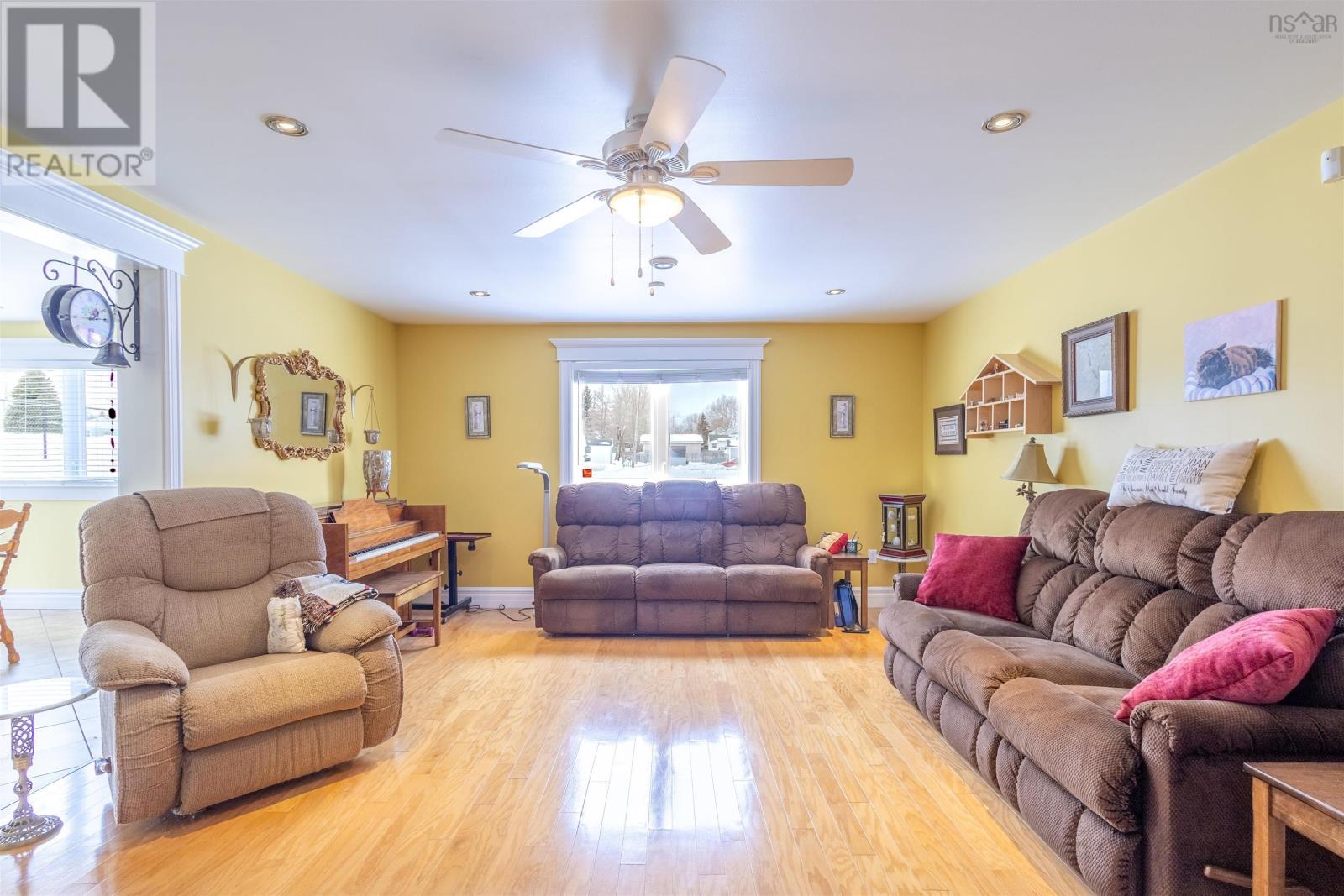 507 King Street, New Waterford, Nova Scotia  B1H 3Y8 - Photo 15 - 202614340
