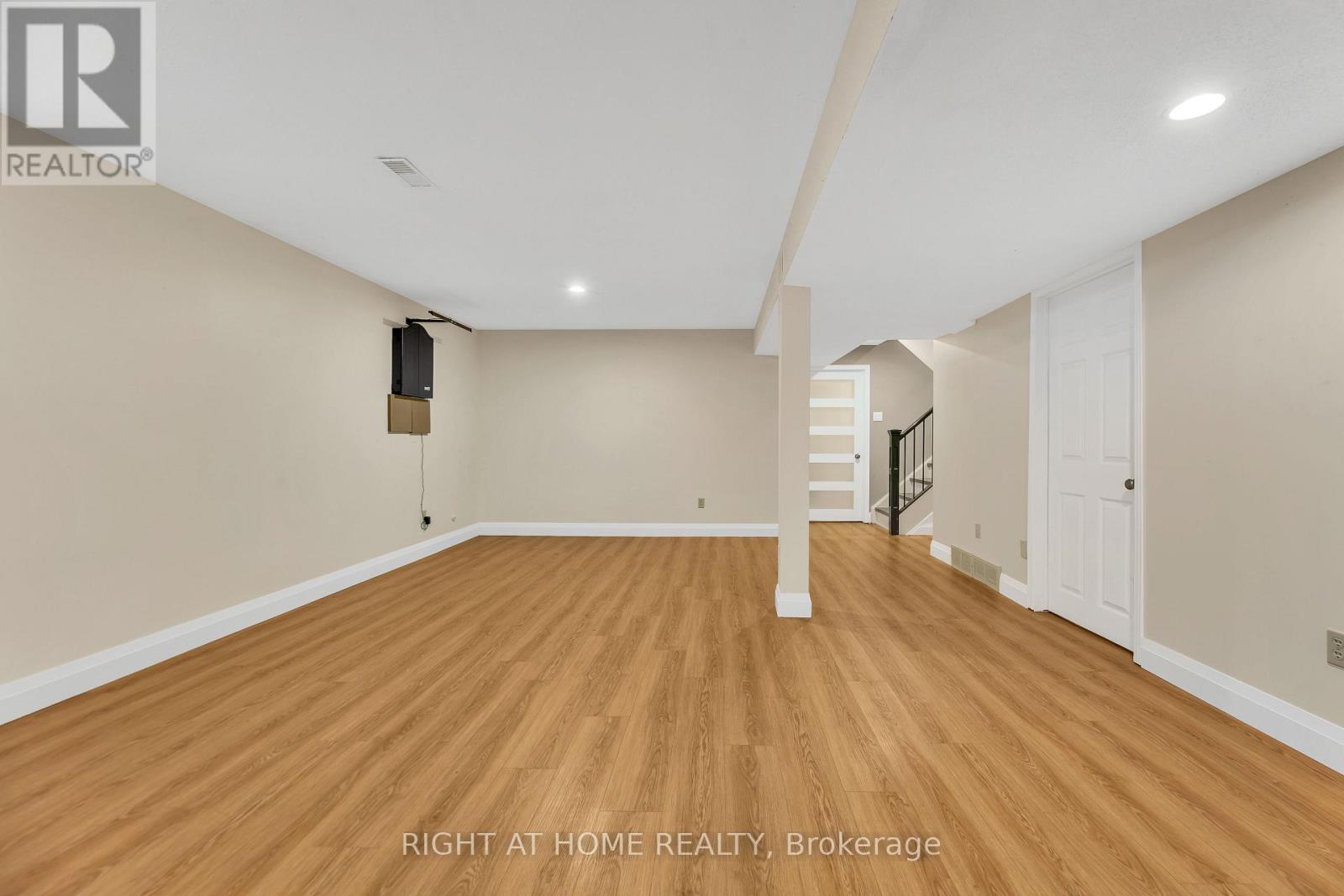 3 - 104 Woodlawn Road E, Guelph, Ontario  N1E 1B7 - Photo 27 - X13033820