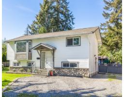 <div class="price">$1,099,900</div> 18311 Hunter Place, Surrey<br><div style="margin-bottom:8px;"><small>Team 3000 Realty Ltd.</small></div><div class='bed_bath'>4 Bed | 2 Bath</div>