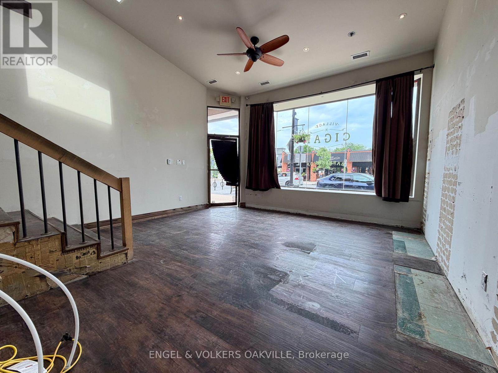 315a Lakeshore Road E, Oakville, Ontario  L6J 1J3 - Photo 9 - W13435824
