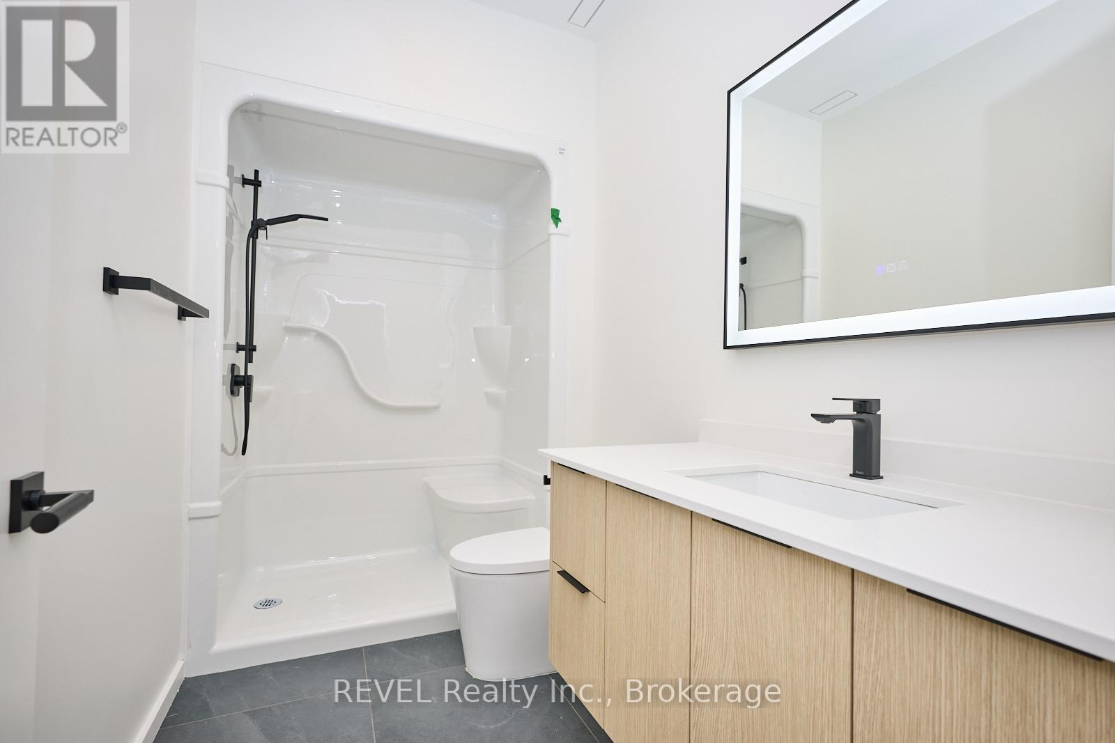 Unit 3 - 5361 Valley Way, Niagara Falls, Ontario  L2E 1X5 - Photo 12 - X13430846