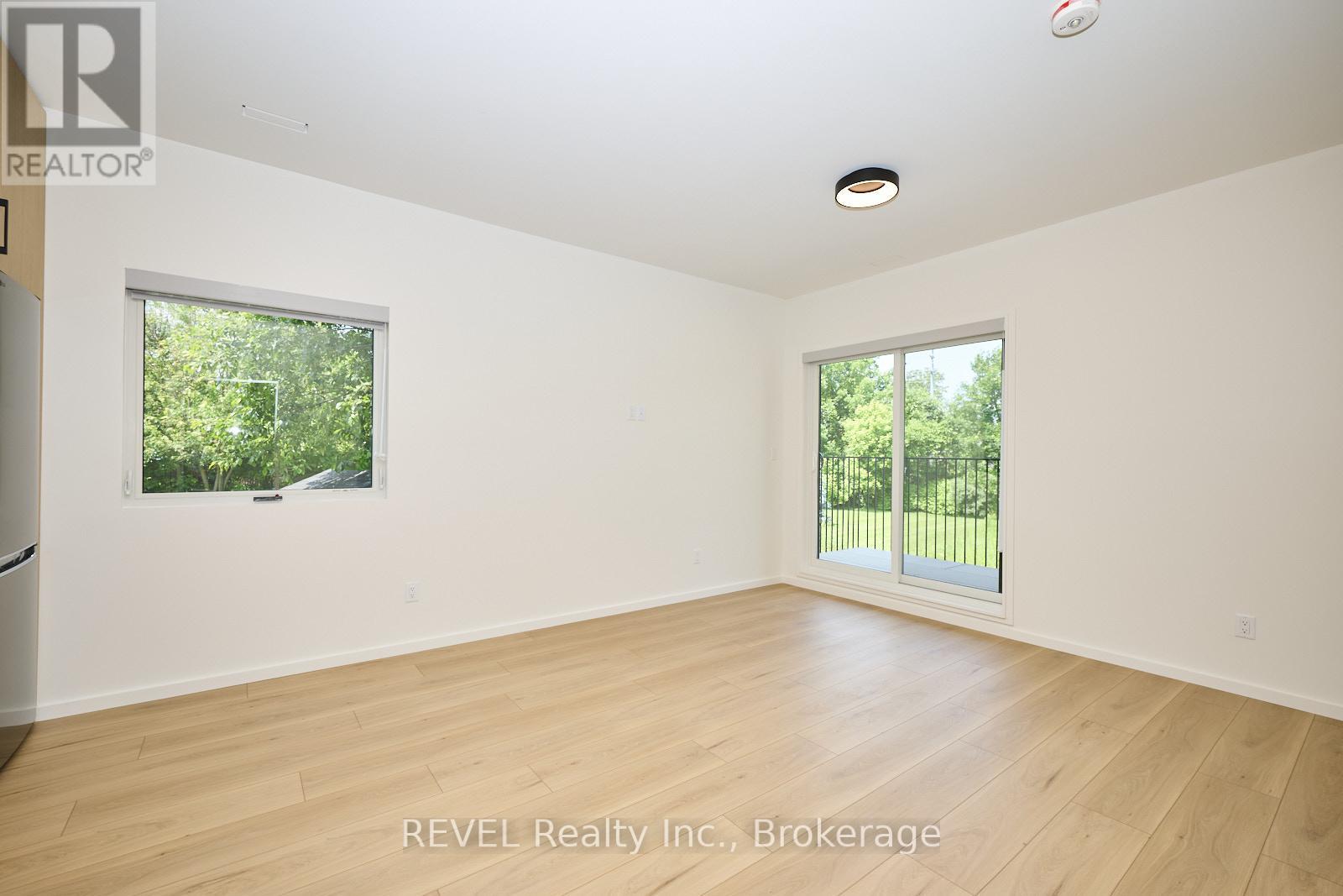 Unit 3 - 5361 Valley Way, Niagara Falls, Ontario  L2E 1X5 - Photo 9 - X13430846