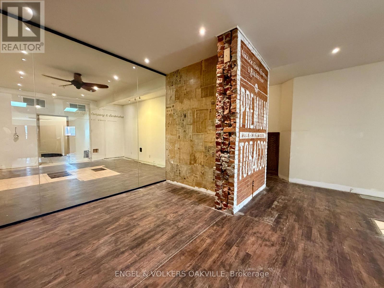315a Lakeshore Road E, Oakville, Ontario  L6J 1J3 - Photo 13 - W13435824
