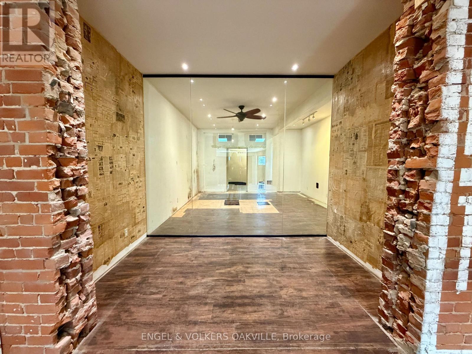 315a Lakeshore Road E, Oakville, Ontario  L6J 1J3 - Photo 14 - W13435824