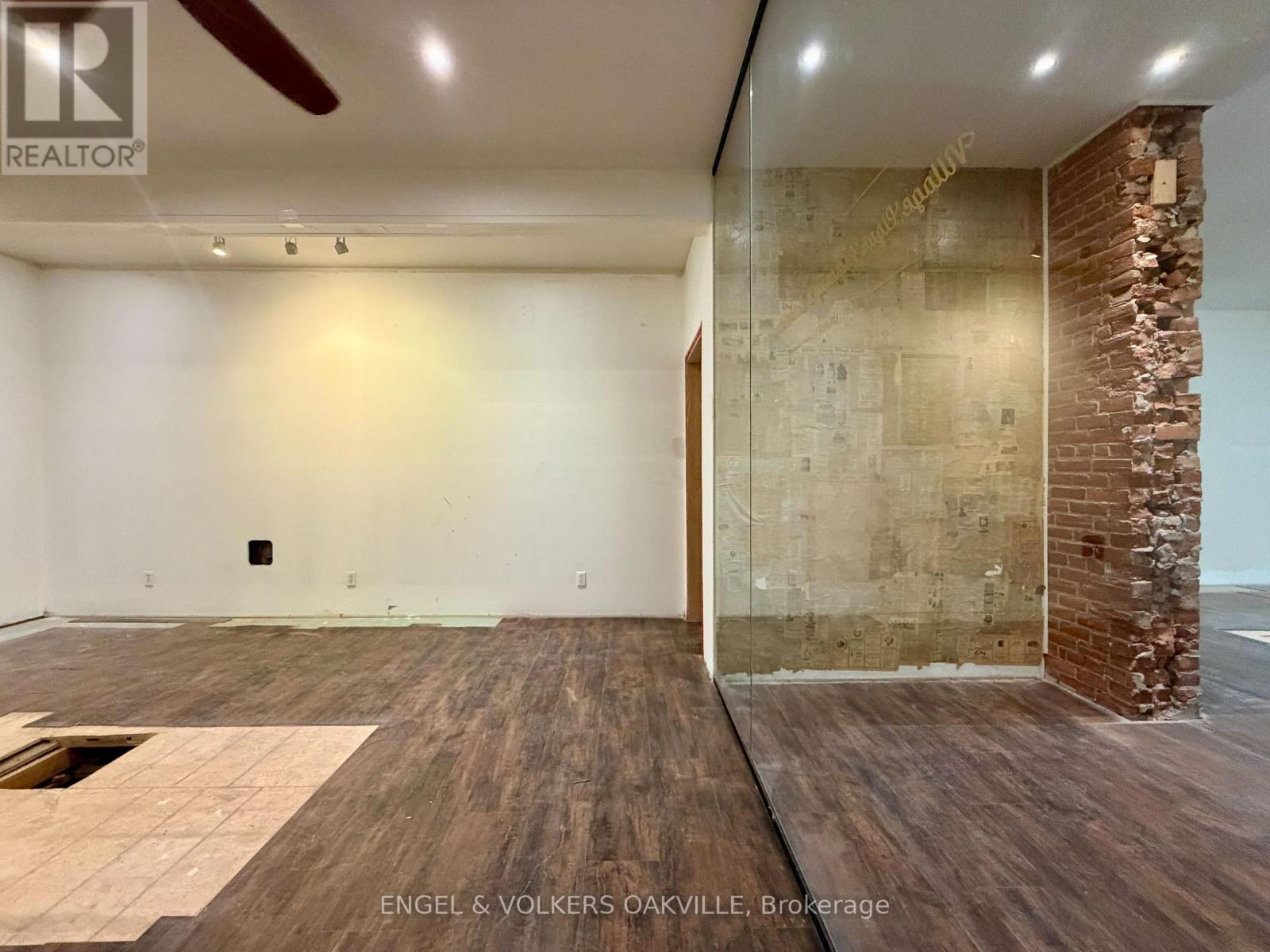 315a Lakeshore Road E, Oakville, Ontario  L6J 1J3 - Photo 16 - W13435824