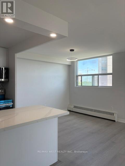 804 - 2345 Confederation Parkway, Mississauga, Ontario  L5B 2H3 - Photo 5 - W13442082