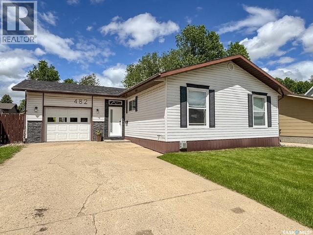 482 Russell CRESCENT, Swift Current, Saskatchewan
