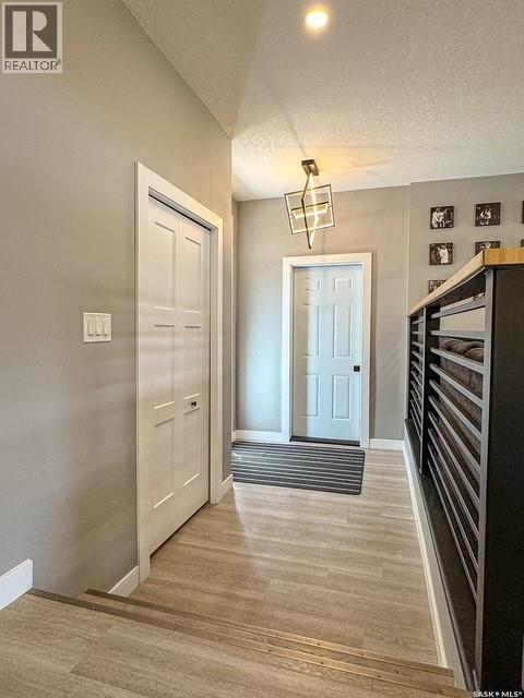 482 Russell Crescent, Swift Current, Saskatchewan  S9H 4S7 - Photo 5 - SK039365