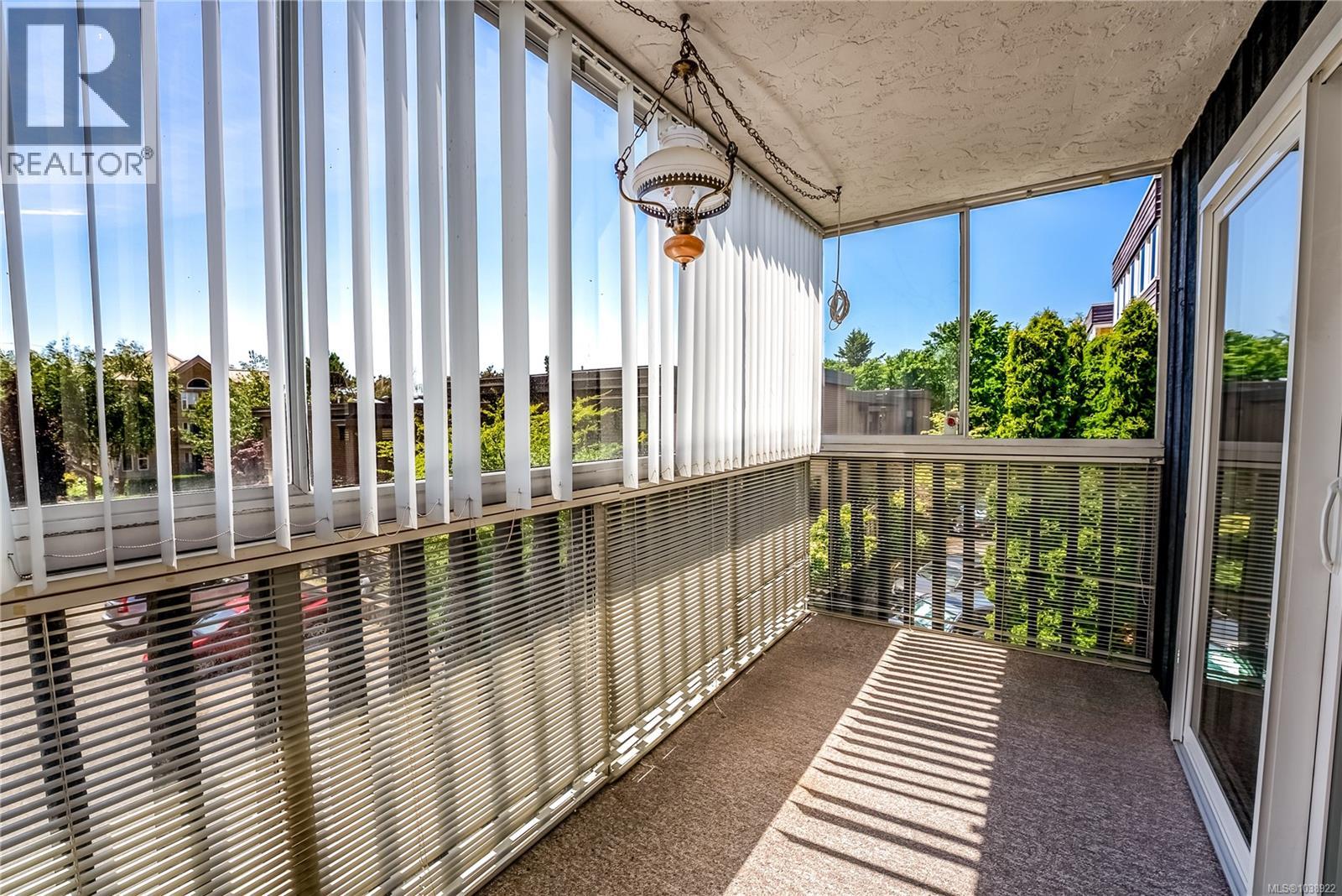 308 1035 Mcclure St, Victoria, British Columbia  V8V 3G1 - Photo 18 - 1038922