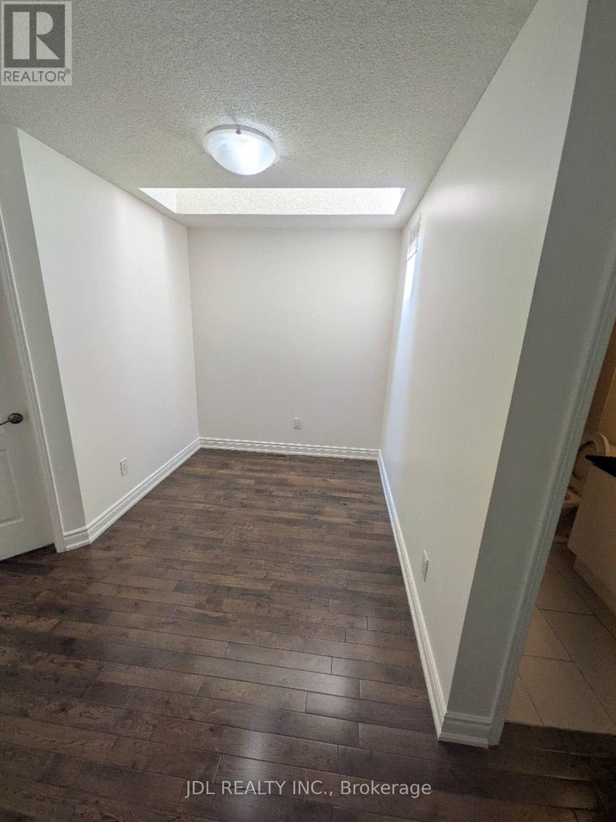 9 - 5030 Heatherleigh Avenue, Mississauga, Ontario  L5V 1N1 - Photo 10 - W13442628