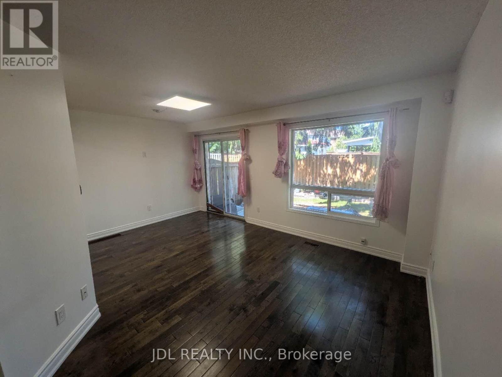 9 - 5030 Heatherleigh Avenue, Mississauga, Ontario  L5V 1N1 - Photo 2 - W13442628