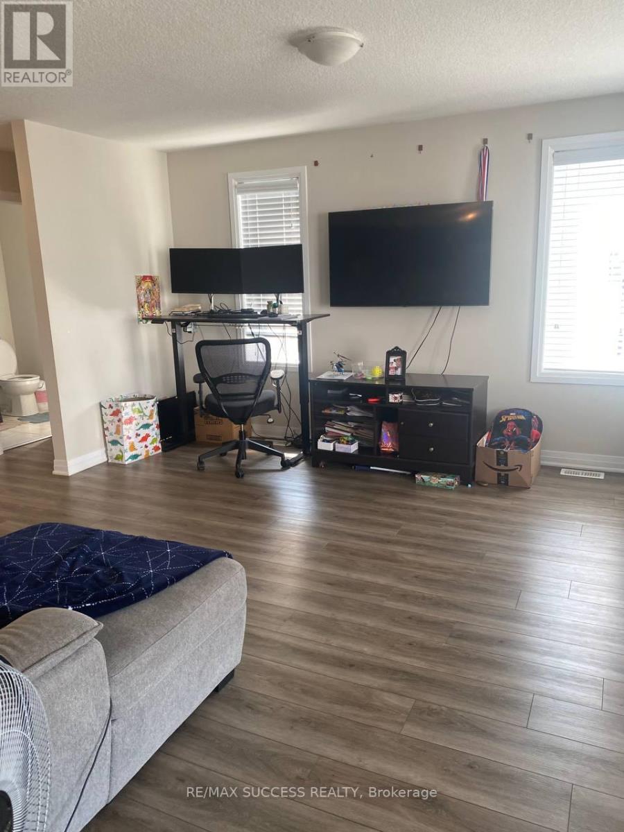 80 Progress Crescent, Kitchener, Ontario  N2R 0R7 - Photo 7 - X13083002