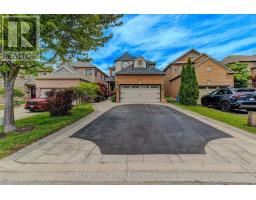 106 COPLEY STREET, Pickering, Ontario