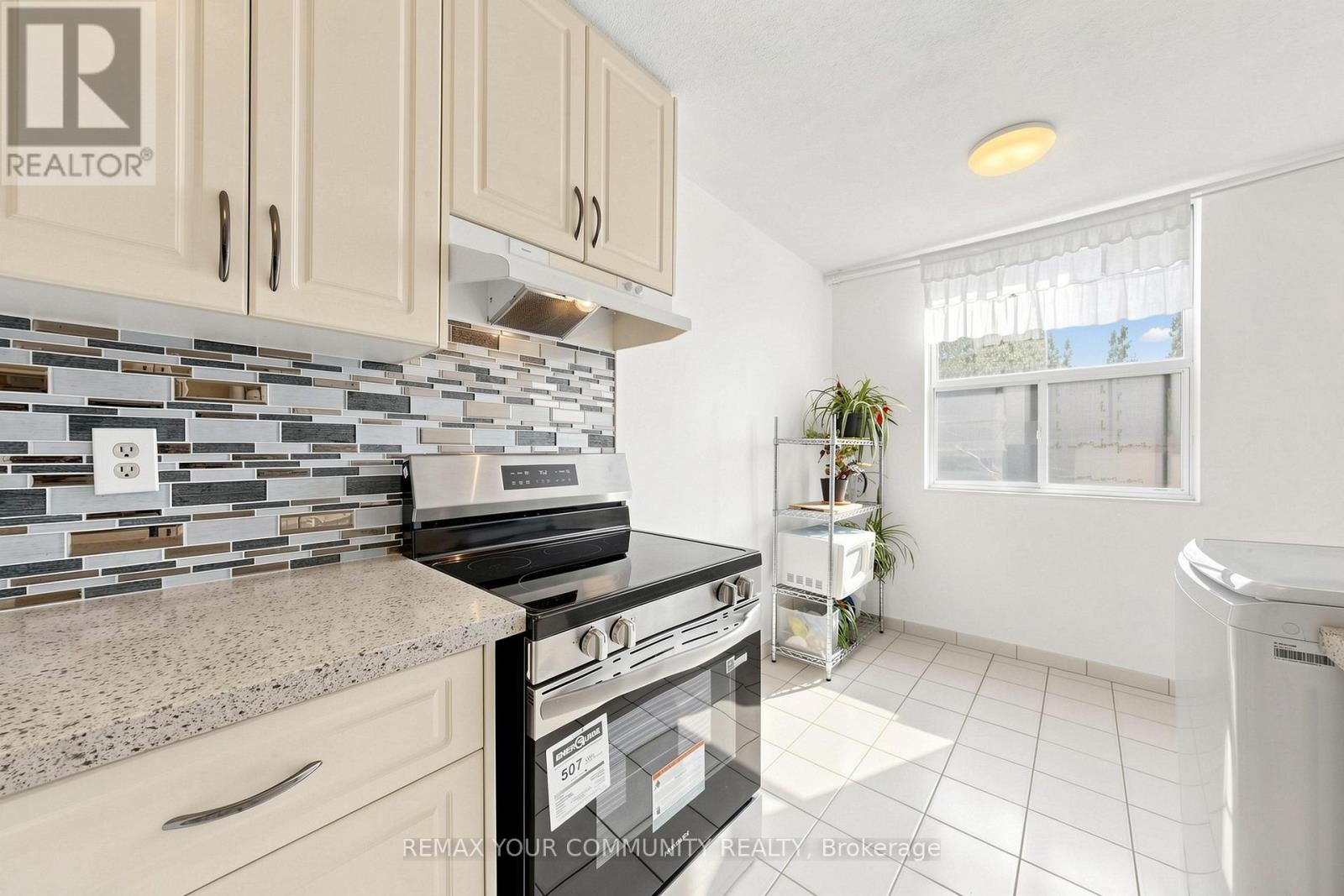 1407 - 205 Hilda Avenue, Toronto, Ontario  M2M 4B1 - Photo 18 - C13441318