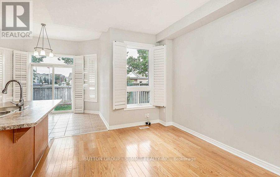3330 Fountain Park Avenue, Mississauga, Ontario  L5M 7E2 - Photo 8 - W13442648