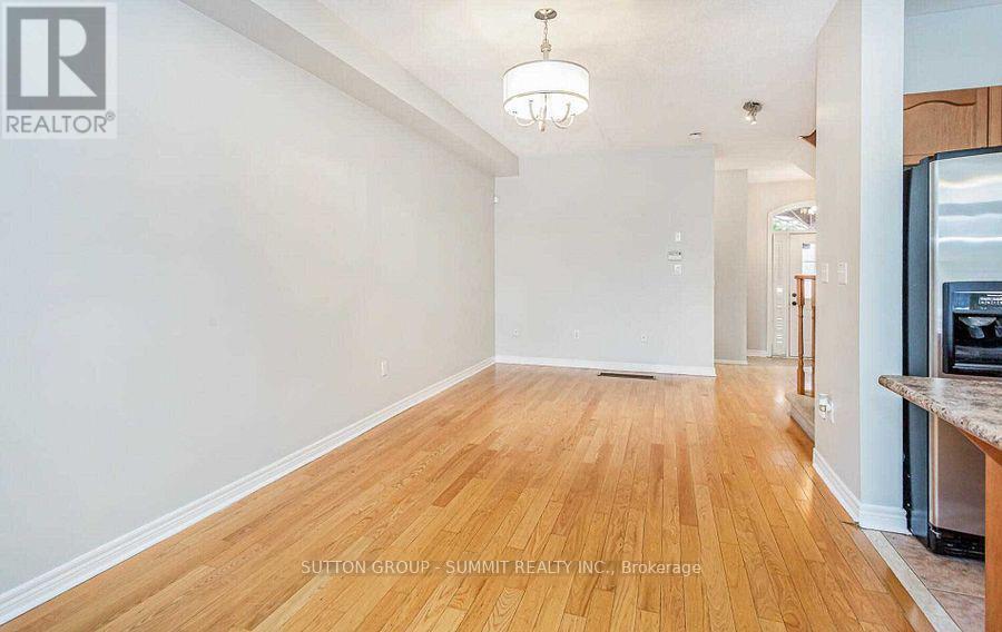 3330 Fountain Park Avenue, Mississauga, Ontario  L5M 7E2 - Photo 9 - W13442648