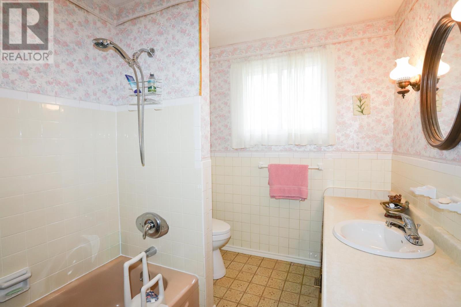 53 Chambers Ave, Sault Ste. Marie, Ontario P6A 4T9 - Photo 22 - SM261375