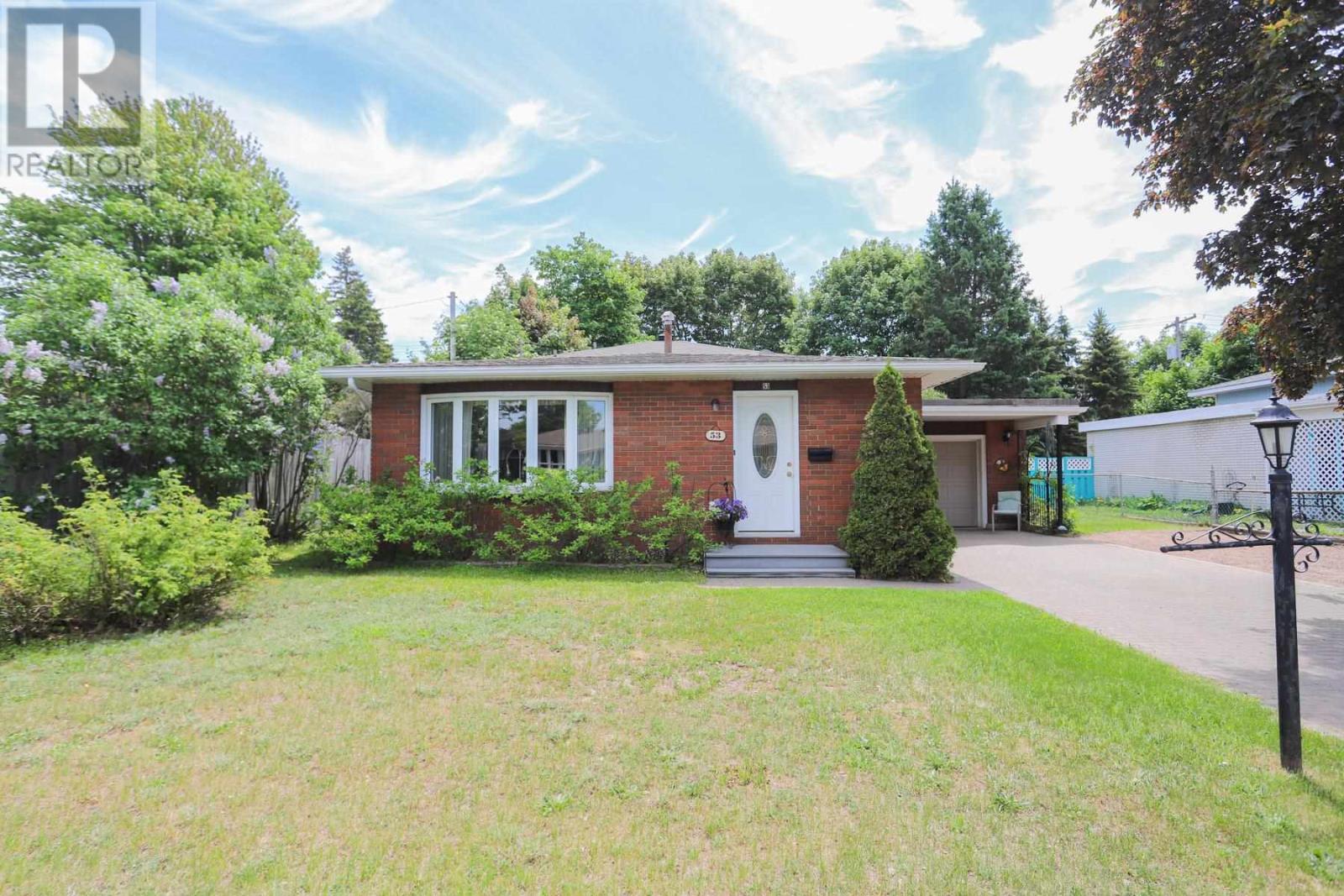 53 Chambers Ave, Sault Ste. Marie, Ontario P6A 4T9 - Photo 4 - SM261375