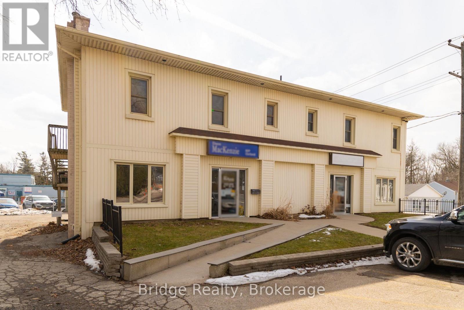 208 HURON STREET, Woodstock, Ontario