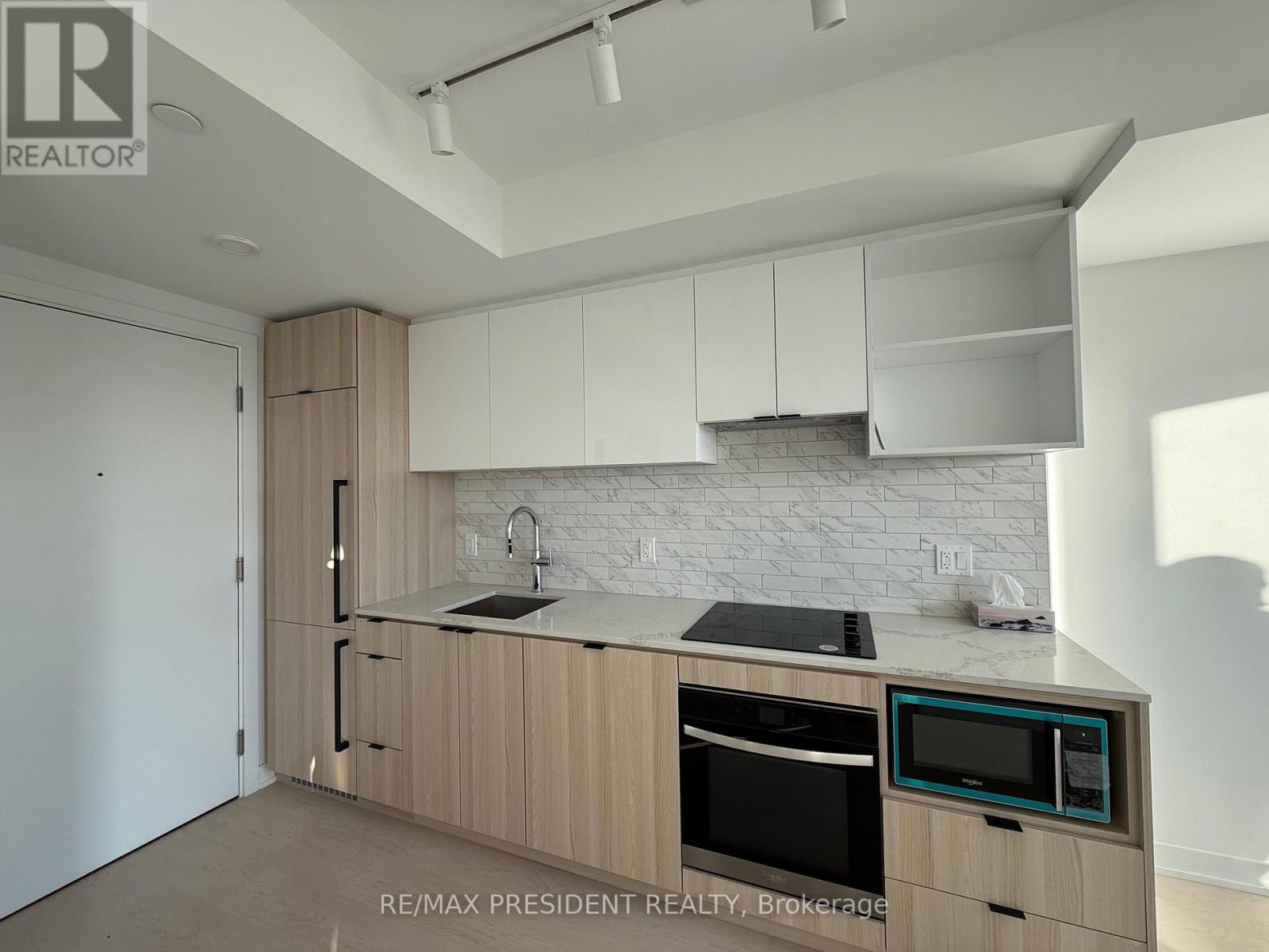 4217 - 252 CHURCH STREET, Toronto, Ontario