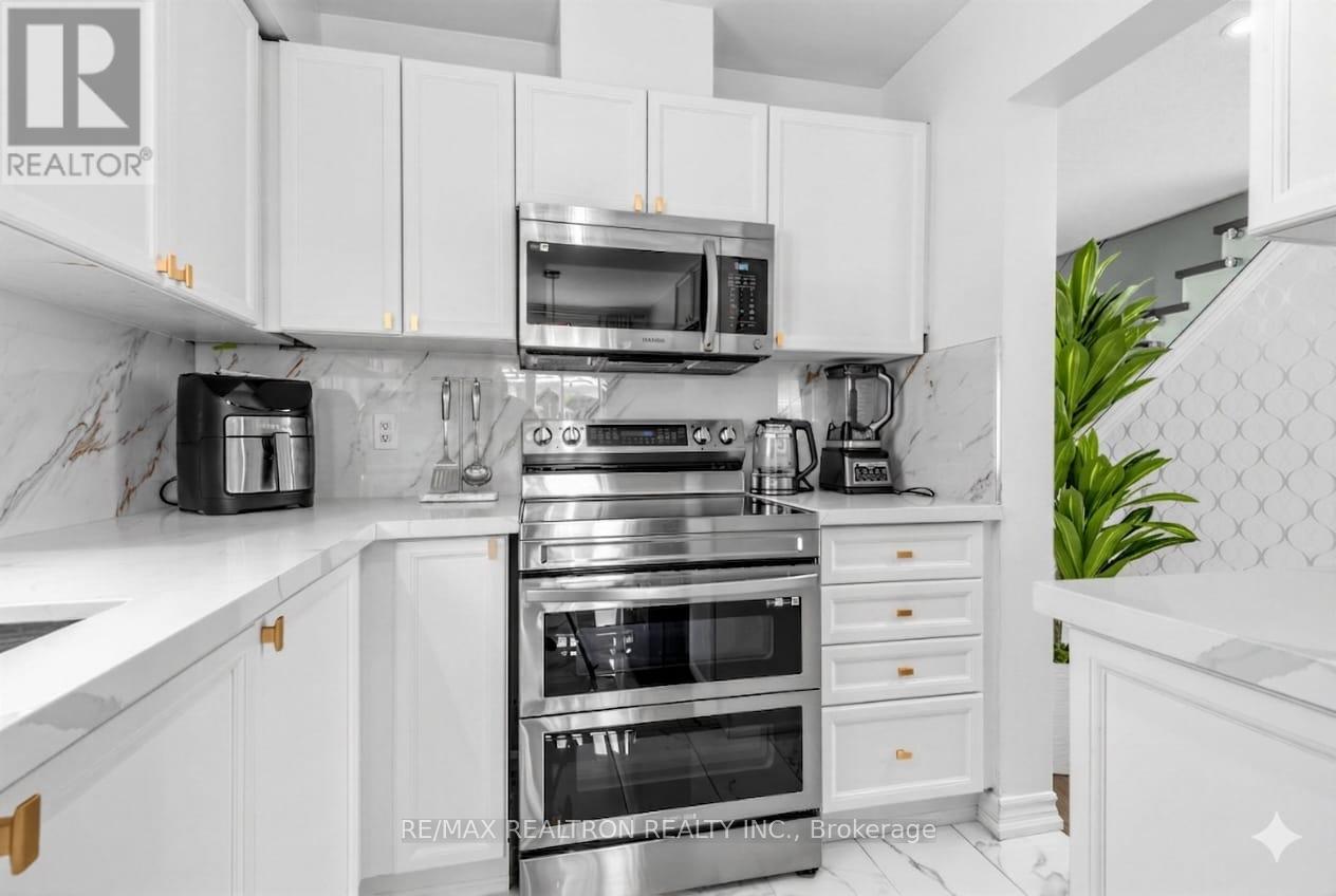 20 Majesty Boulevard, Barrie, Ontario  L4M 7K3 - Photo 7 - S13442712