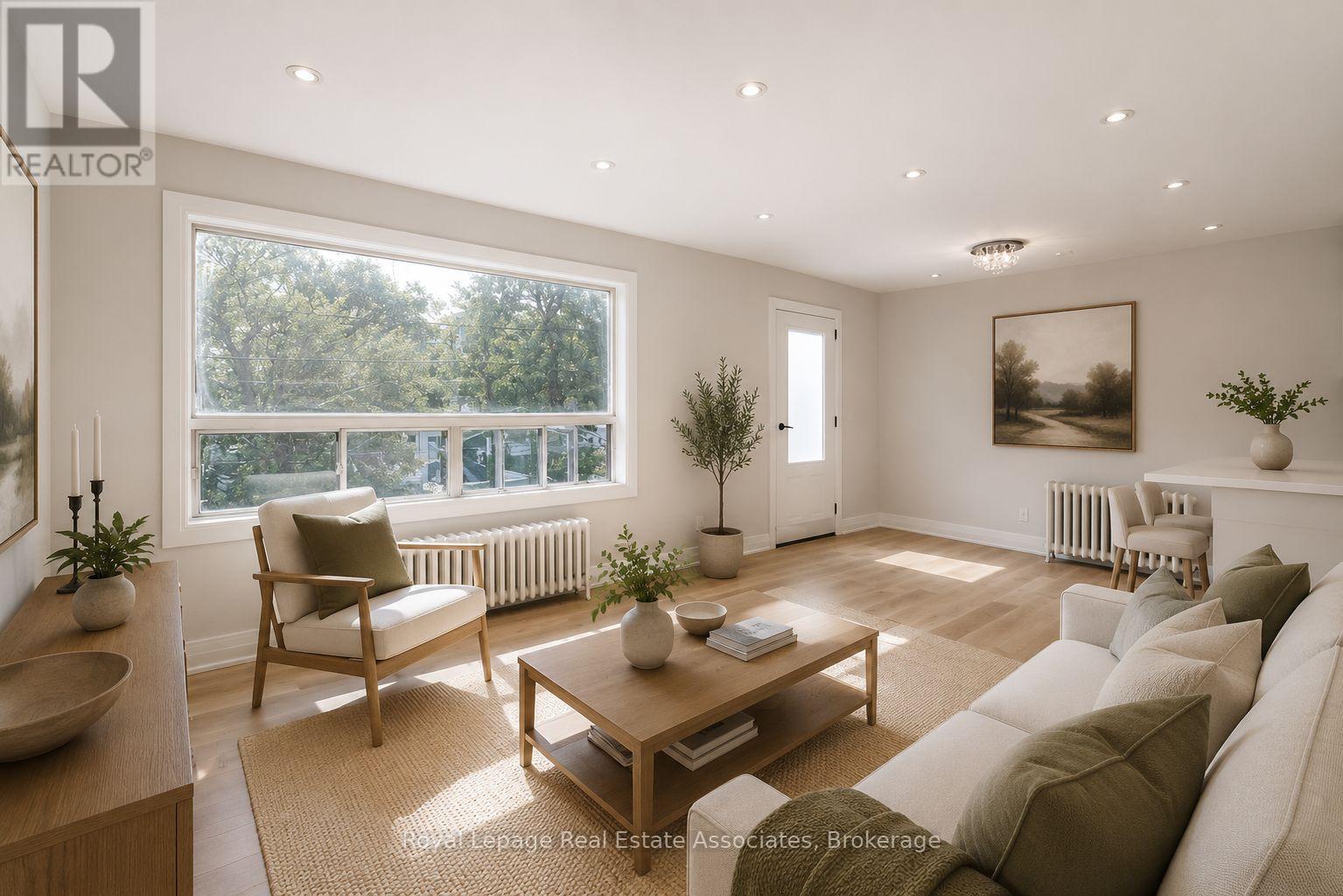 237 Lakeshore Road E, Mississauga, Ontario L5G 1G8 - Photo 11 - W13442710