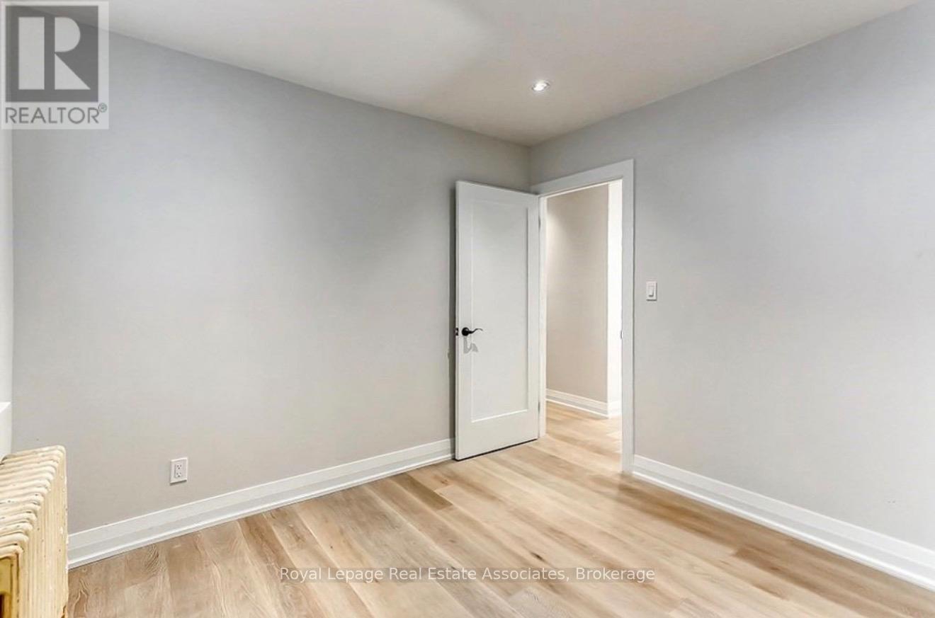 237 Lakeshore Road E, Mississauga, Ontario L5G 1G8 - Photo 5 - W13442710