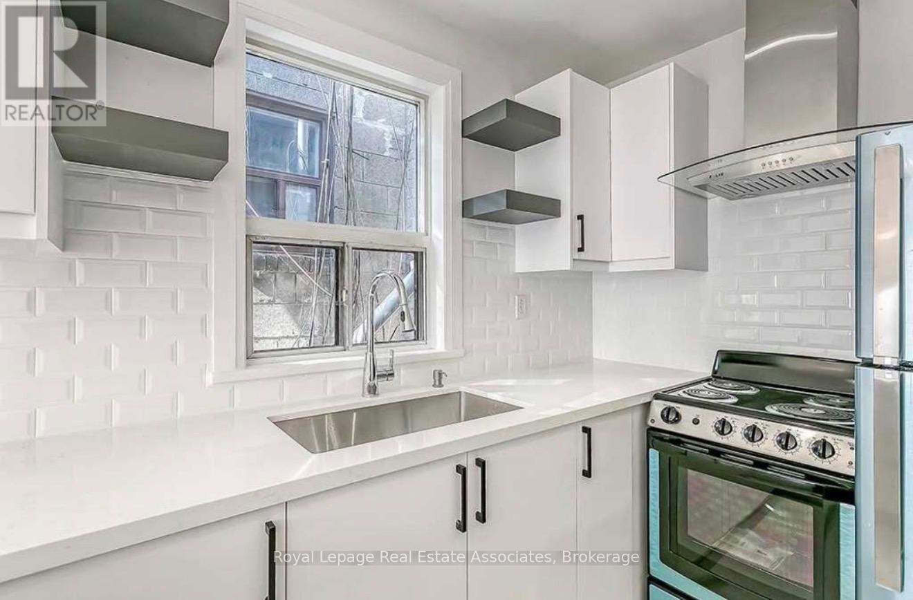 237 Lakeshore Road E, Mississauga, Ontario L5G 1G8 - Photo 7 - W13442710