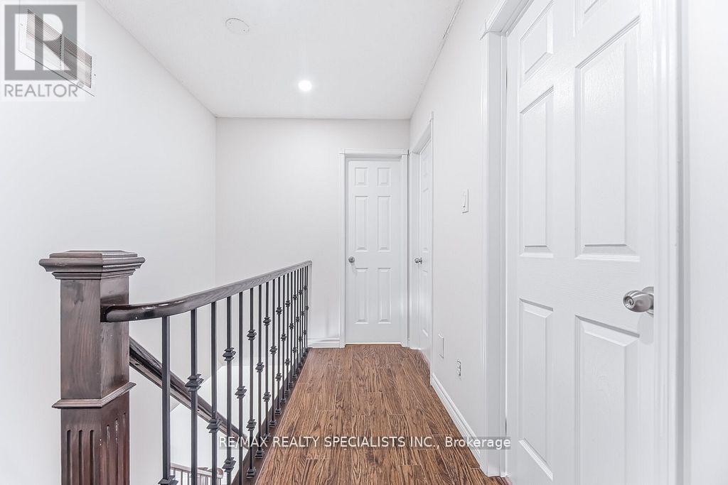 3 Mullis Crescent, Brampton, Ontario  L6Y 4T3 - Photo 12 - W13442730