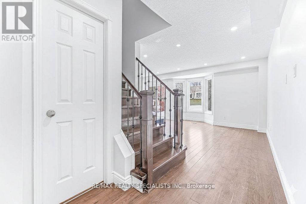 3 Mullis Crescent, Brampton, Ontario  L6Y 4T3 - Photo 18 - W13442730