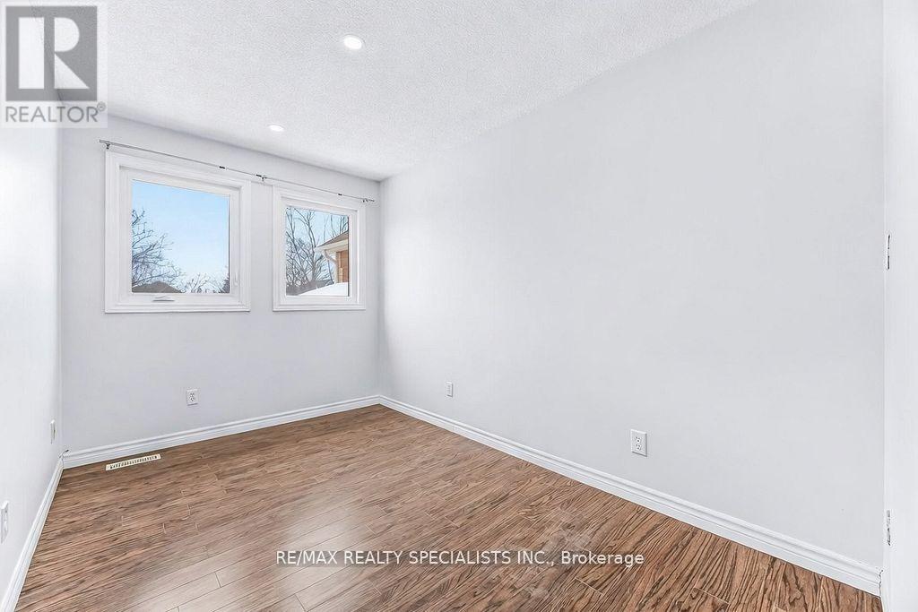 3 Mullis Crescent, Brampton, Ontario  L6Y 4T3 - Photo 19 - W13442730