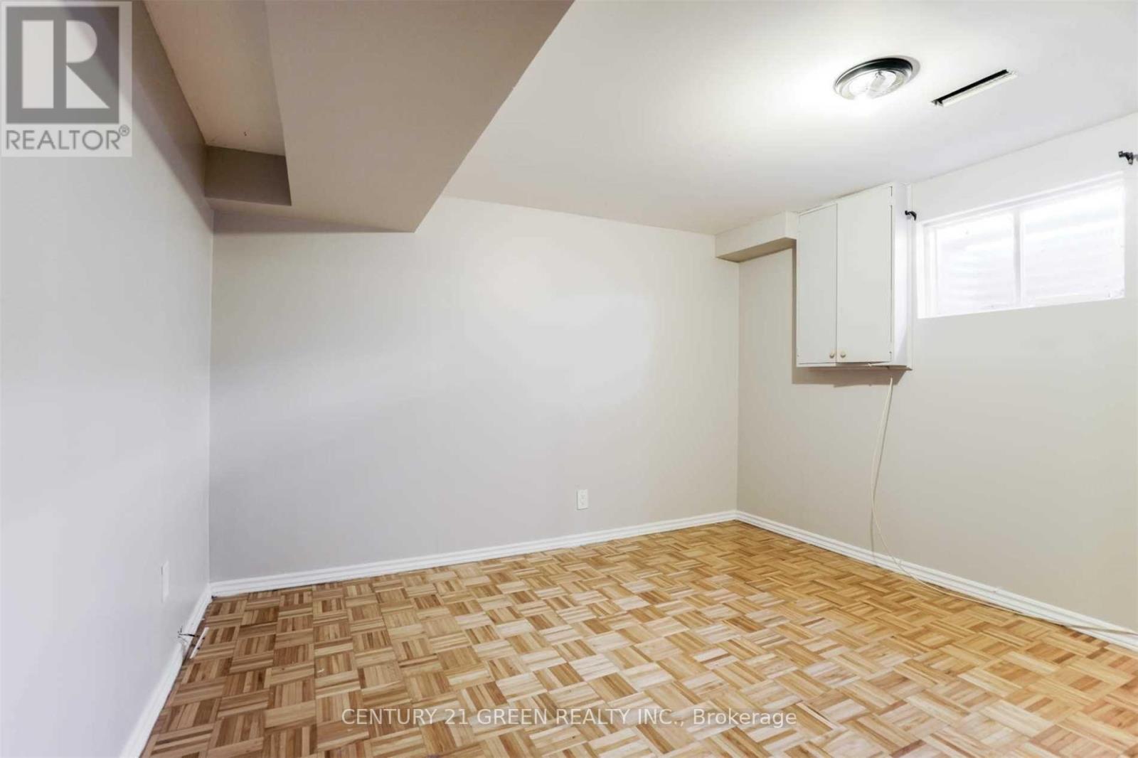 750 Queensbridge Drive, Mississauga, Ontario  L5C 3X2 - Photo 10 - W13442736