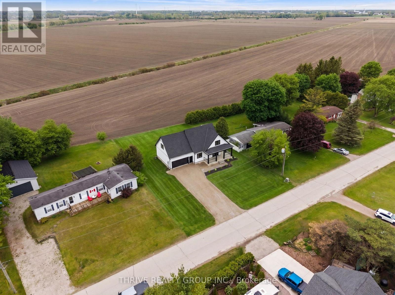 9887 Eric Street, Lambton Shores, Ontario  N0M 2N0 - Photo 2 - X13168494