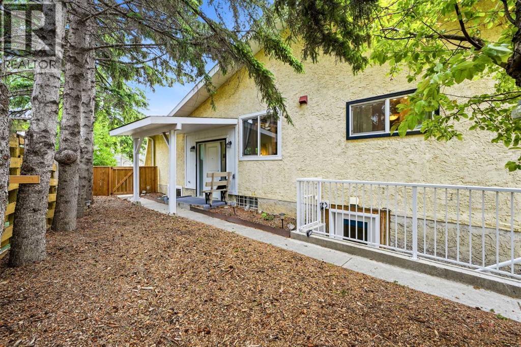 217 Woodvale Bay Sw, Calgary, Alberta  T2W 3L4 - Photo 34 - A2317749