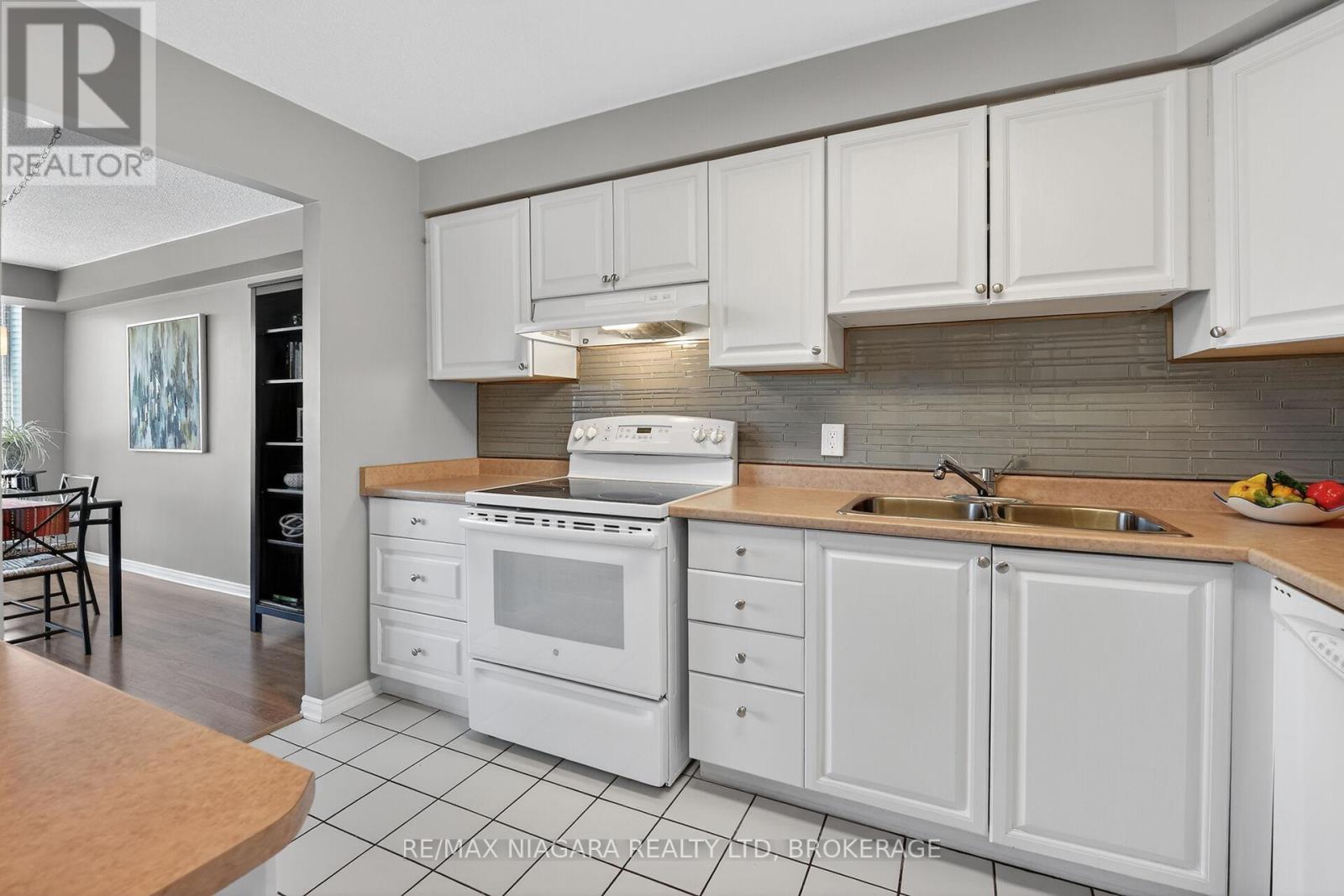607 - 81 Scott Street, St. Catharines, Ontario  L2N 7L5 - Photo 8 - X13420432