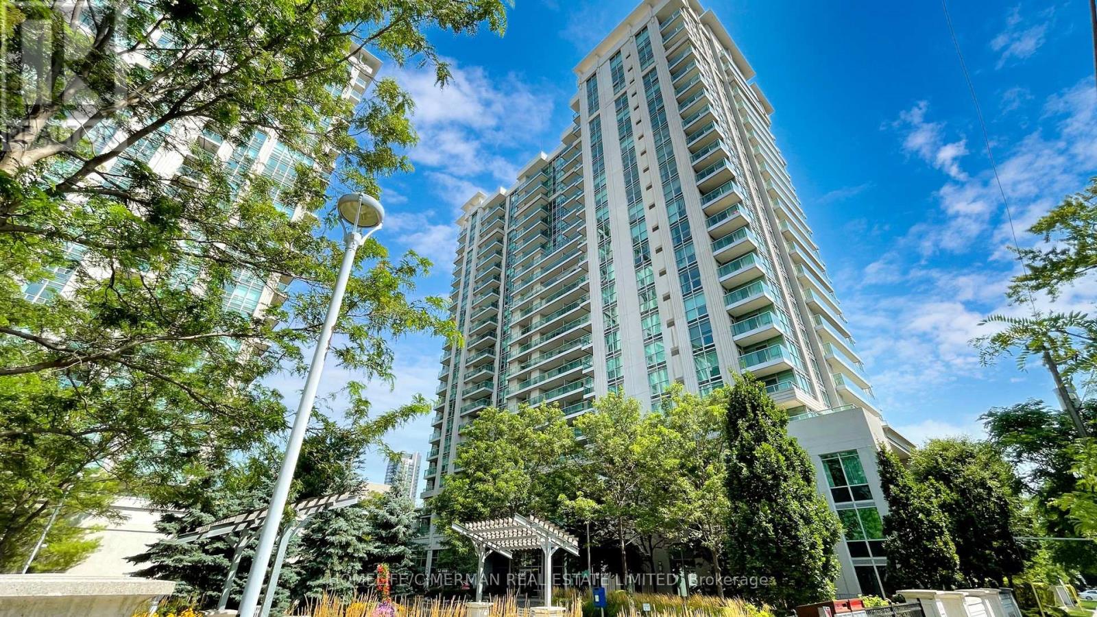 <div class="slider-price">$749,900</div><p>2301 - 17 Anndale Drive, Toronto, Ontario</p>