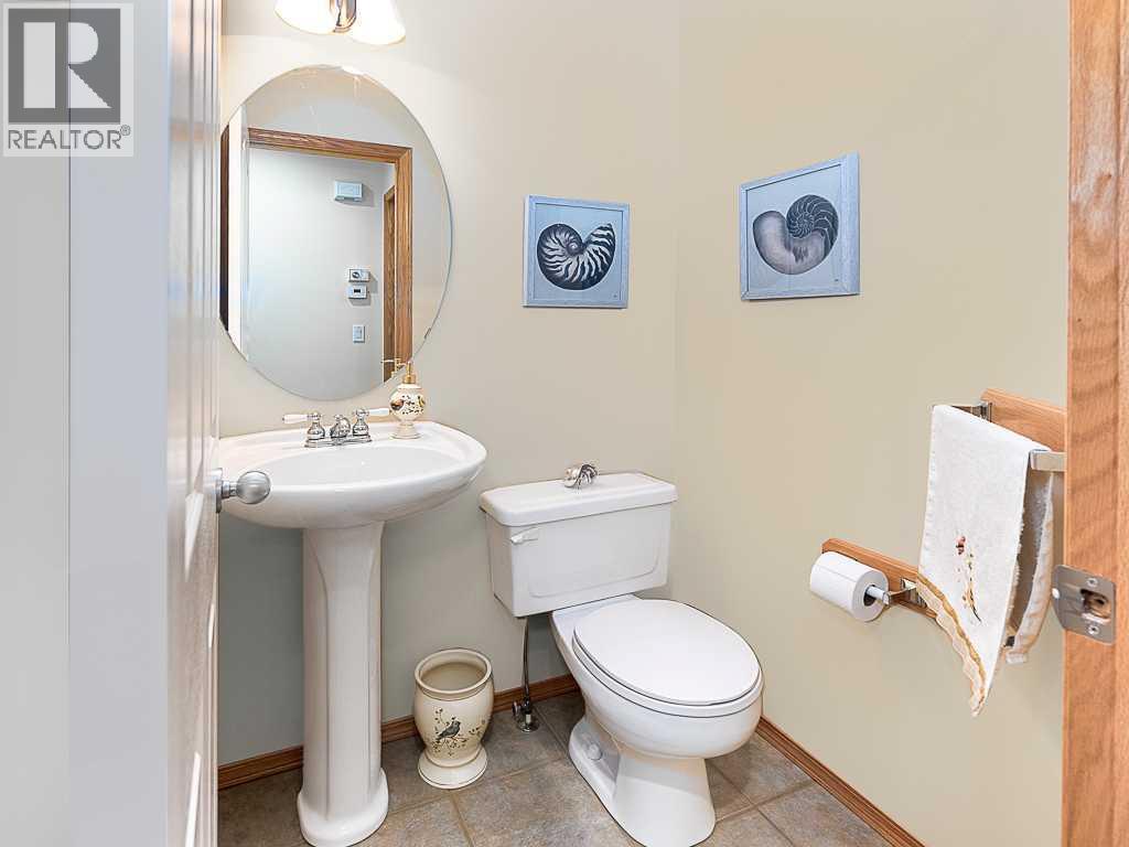 143 Cougarstone Square SW, Calgary, Alberta  T3H 5J4 - Photo 18 - A2318077