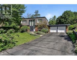8 SANDWELL CRESCENT, Ottawa, Ontario