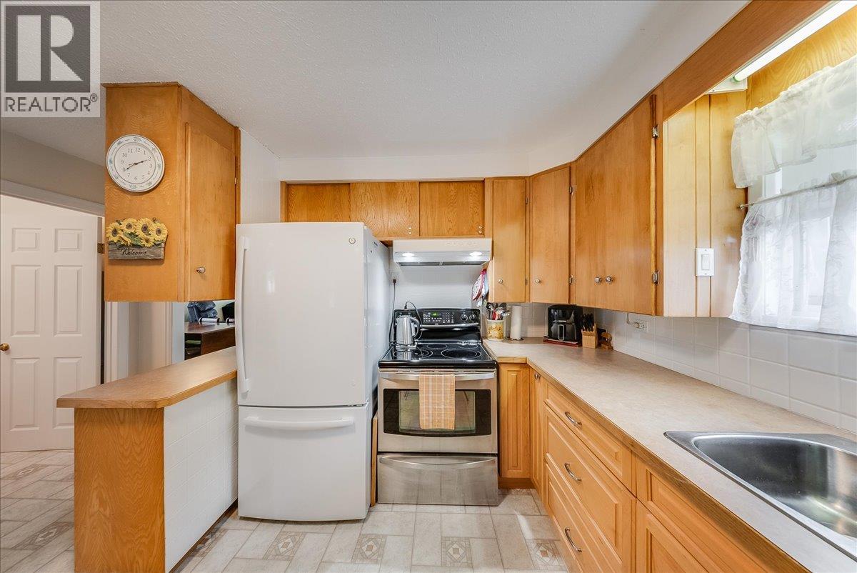 1817 Fourth Avenue, Trail, British Columbia  V1R 1T2 - Photo 3 - 10391228
