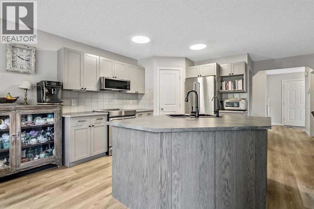 87 Elgin Drive, Calgary, Alberta  T2Z 4H1 - Photo 6 - A2318620