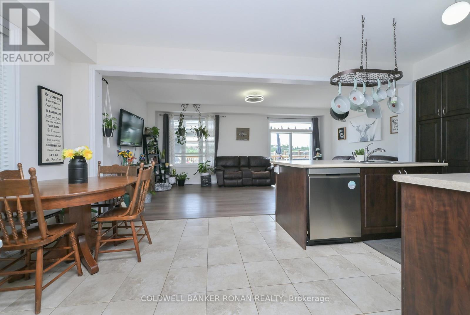 73 Wagner Crescent, Essa, Ontario  L0M 1B6 - Photo 4 - N13442828