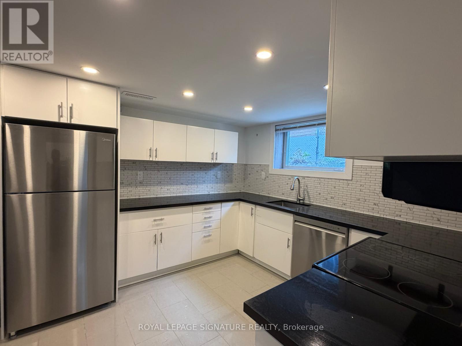 9 FIELDWAY DRIVE, Hamilton, Ontario