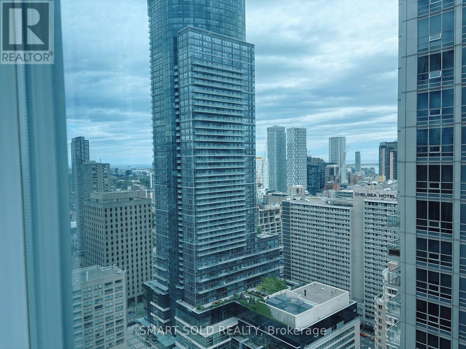 3306 - 763 BAY STREET, Toronto, Ontario